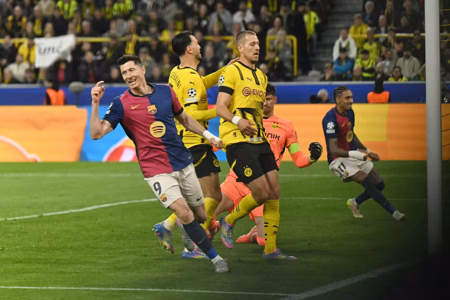 Barcelone élimine difficilement Dortmund et file en demi-finale pour la première fois depuis 2019
