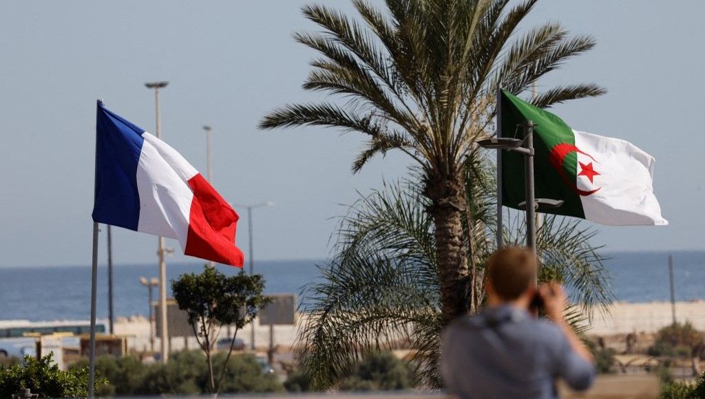 La France expulse 12 agents diplomatiques algériens et rappelle son ambassadeur (Elysée)