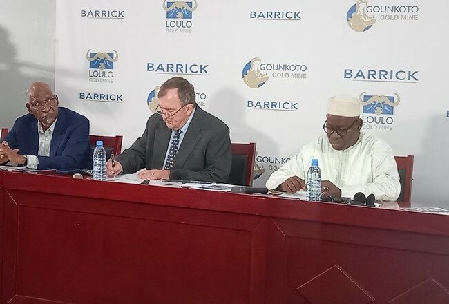 Bamako: le siège de Barrick Gold fermé pour non-paiement d’impôts