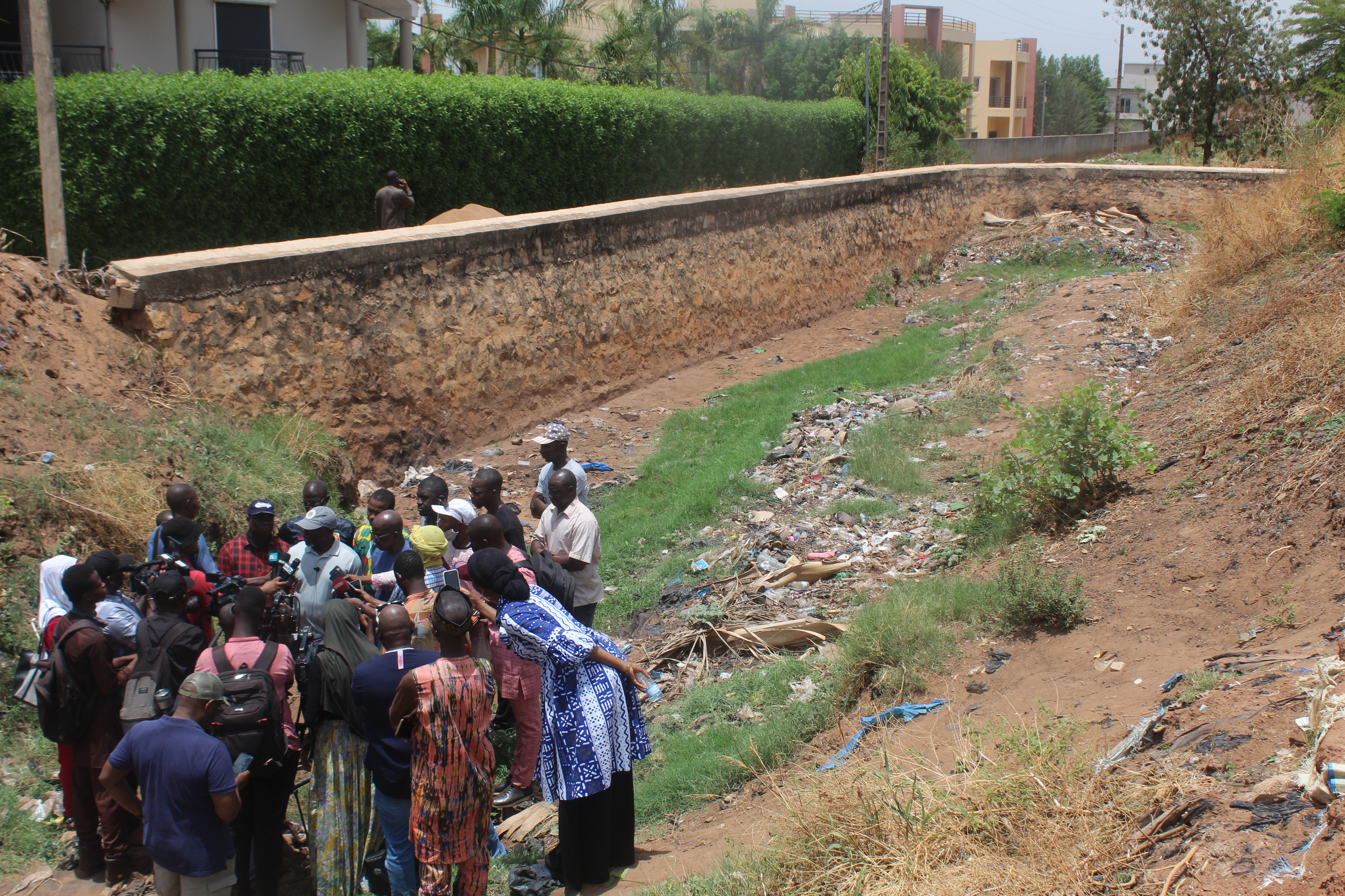 Cri de désespoir des habitants près du collecteur Molobalini avant les pluies