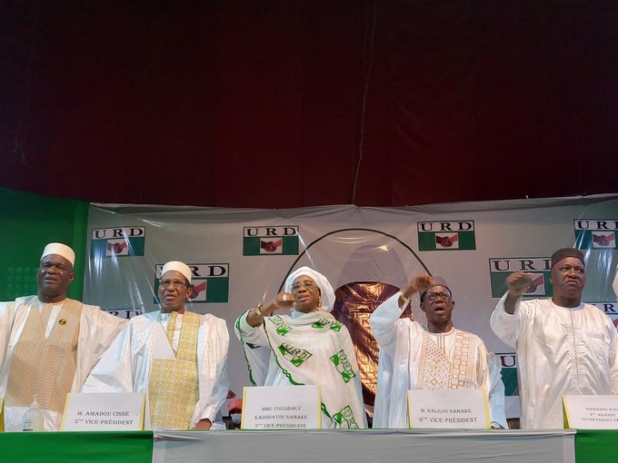 Le parti de la poignée des mains se désolidarise de la dynamique de combat pour la démocratie : L’URD est-il pris en otage par des intérêts économiques et financiers et des plans de carrière illusoires ?