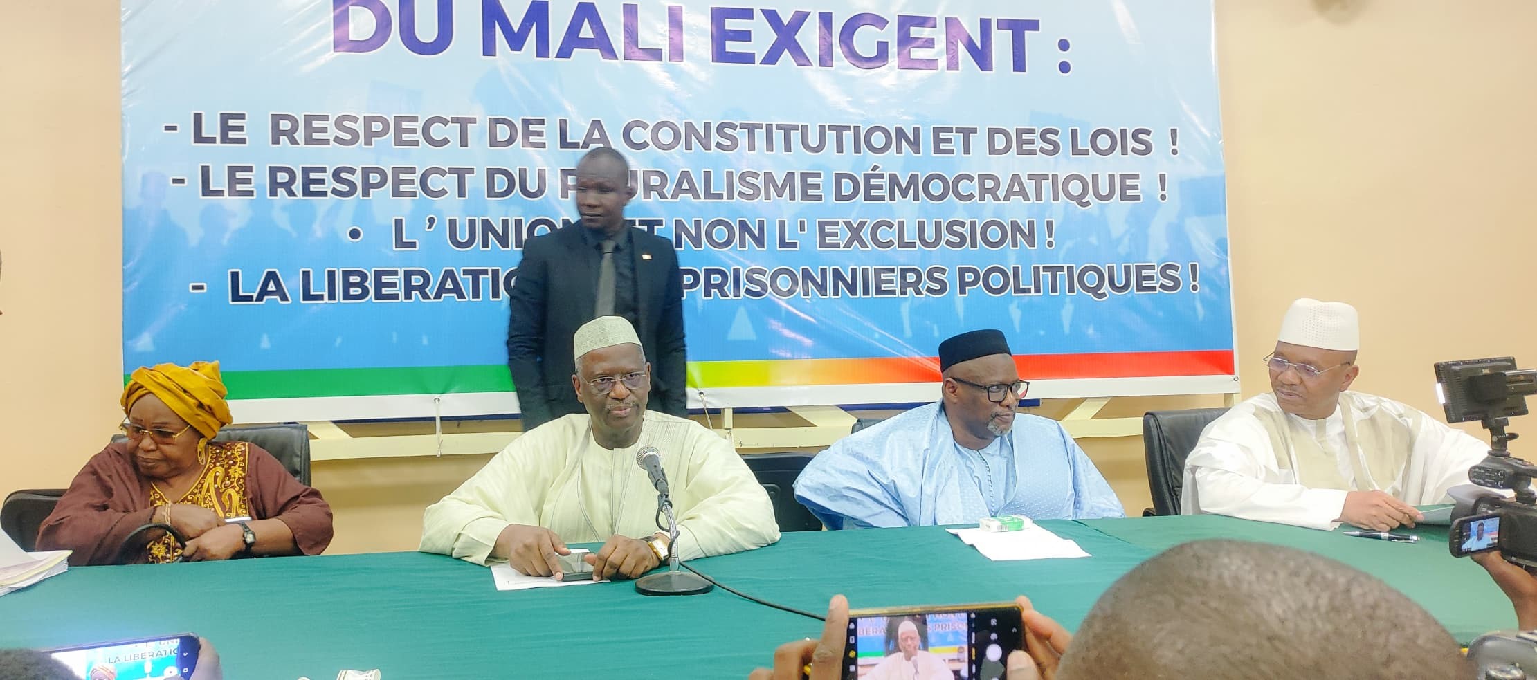 Transition vs partis politiques: Confrontation inévitable ?