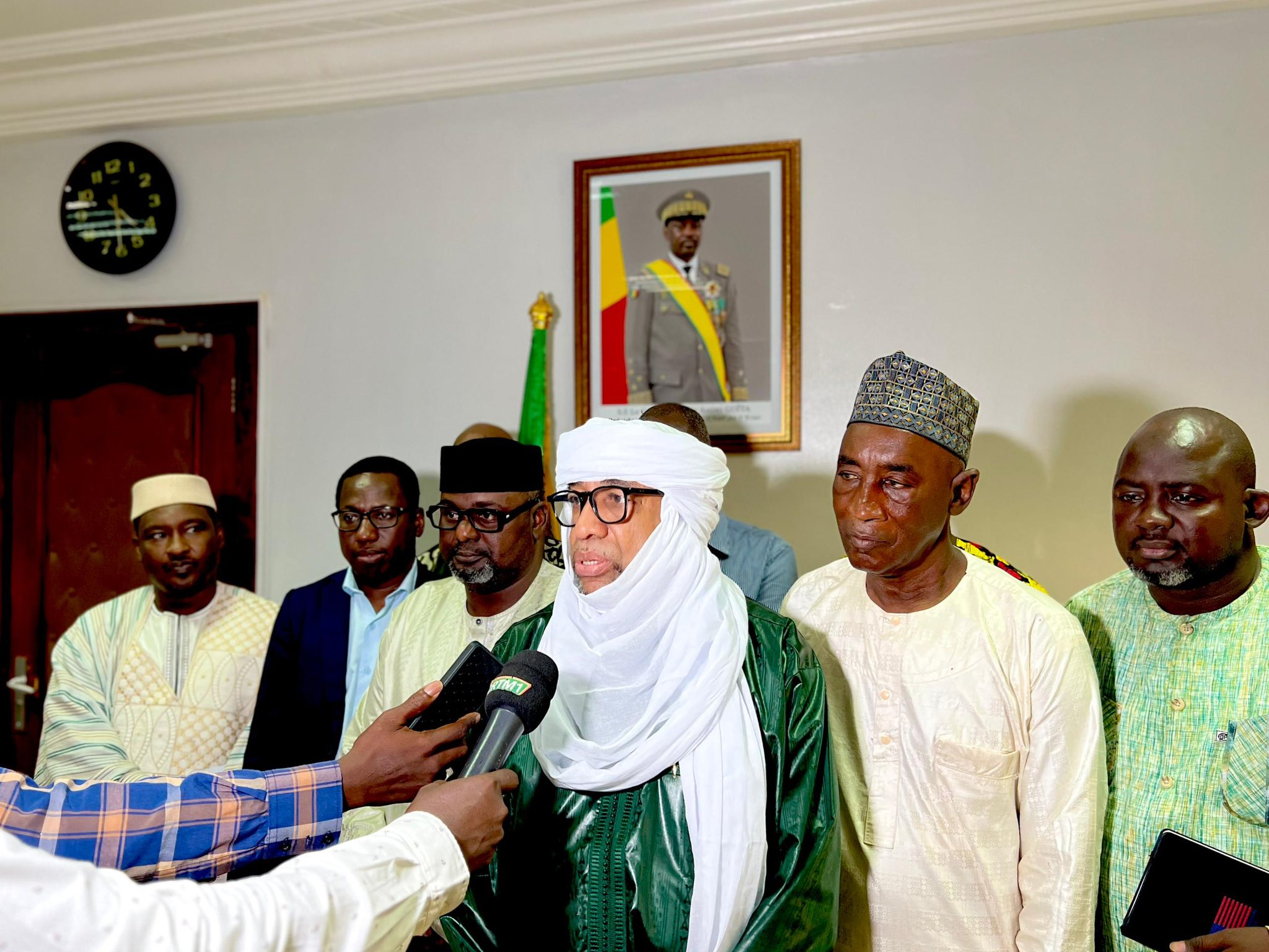 Ministre de la Communication et Représentants des Médias : Clarifications sur la suspension des activités politiques