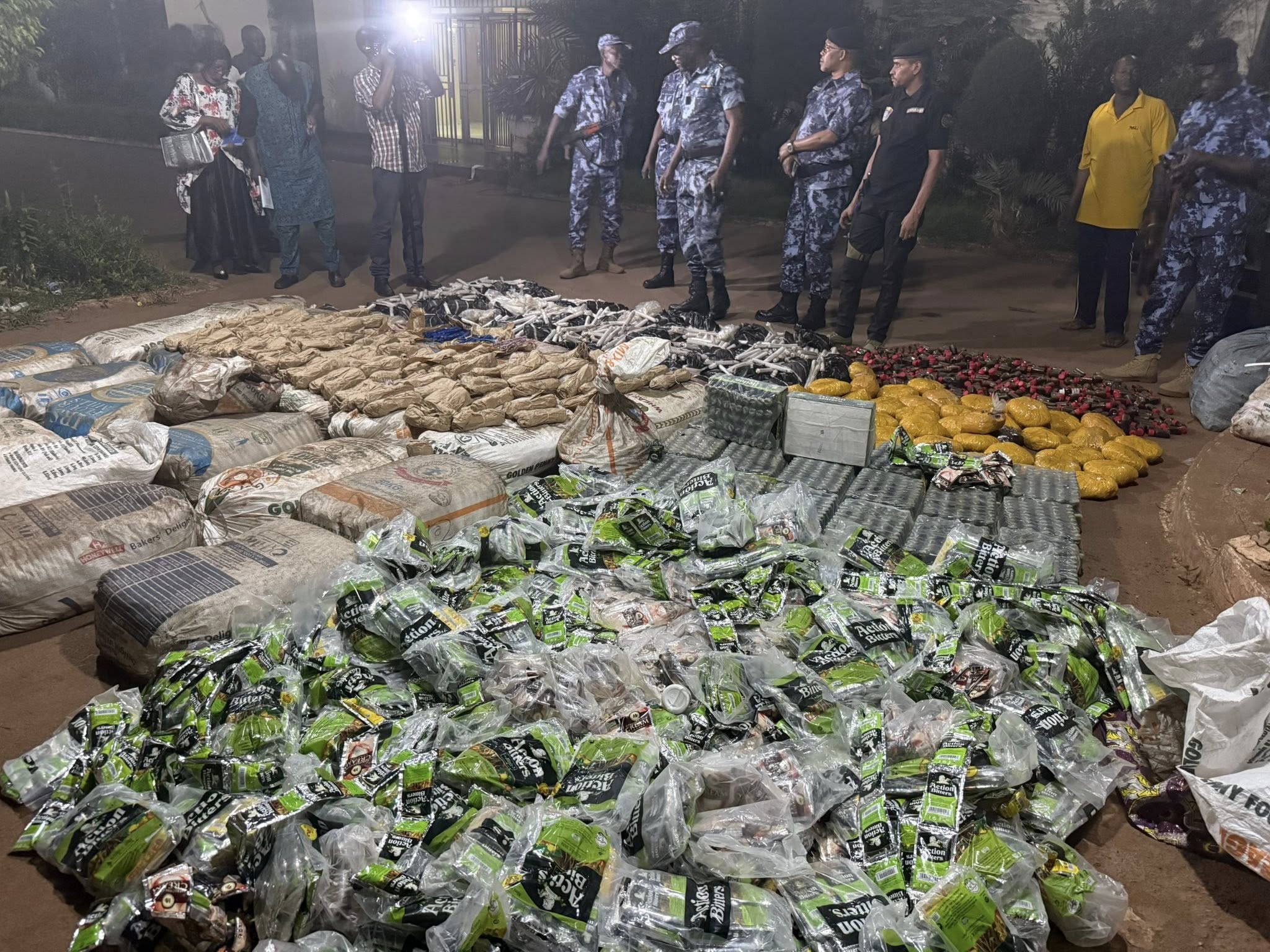 Saisie spectaculaire à Bamako : un bus stoppé avec un stock d'explosifs et de drogues