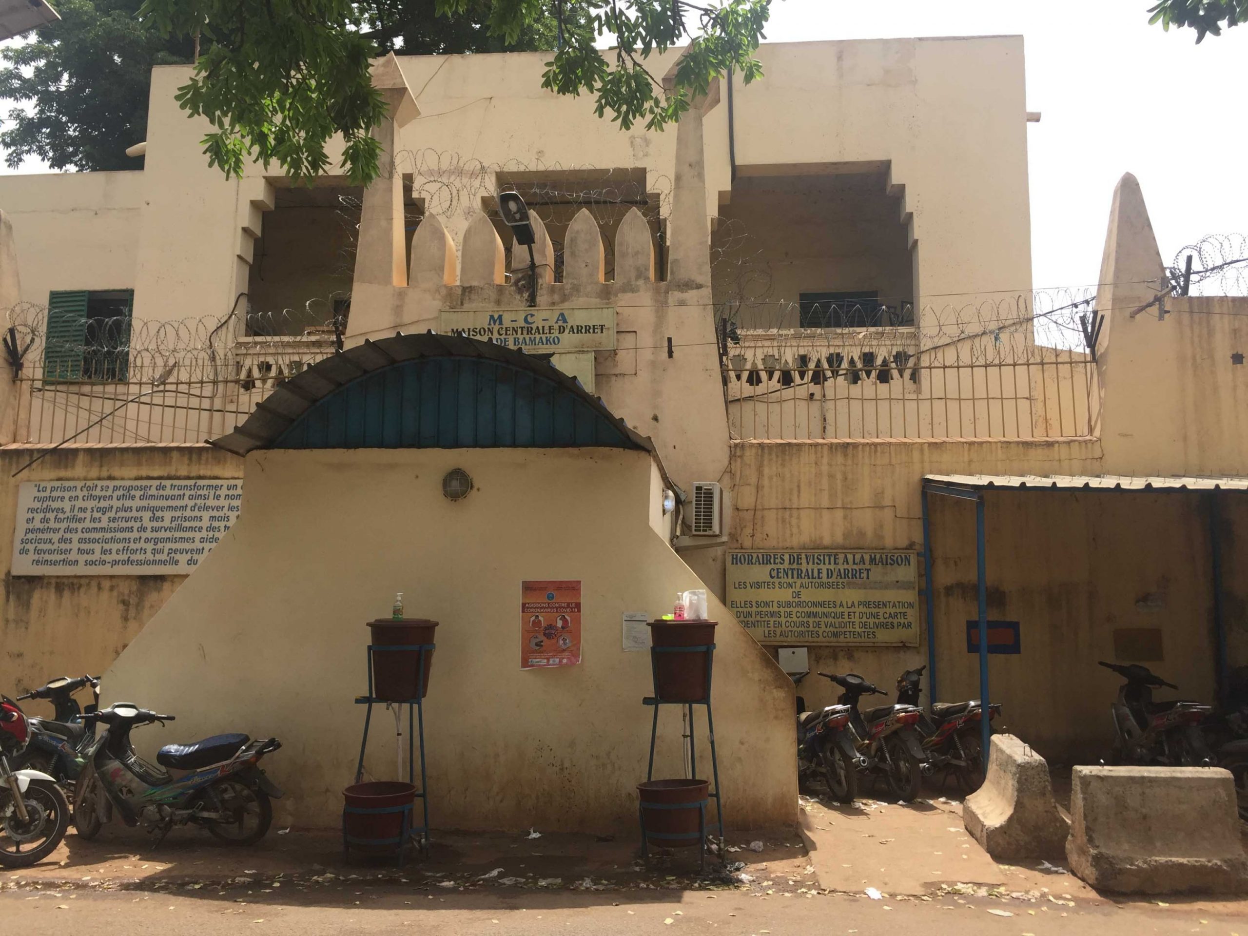 Scandale en prison : Le gestionnaire des prisons placé en détention provisoire