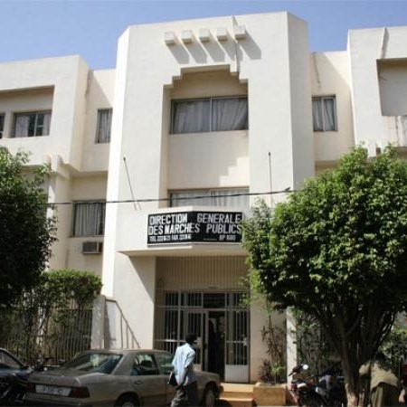 Direction Générale des Marchés Publics et des Délégations de Service Public (DGMP-DSP): Violation flagrante des conditions de passation des marchés...