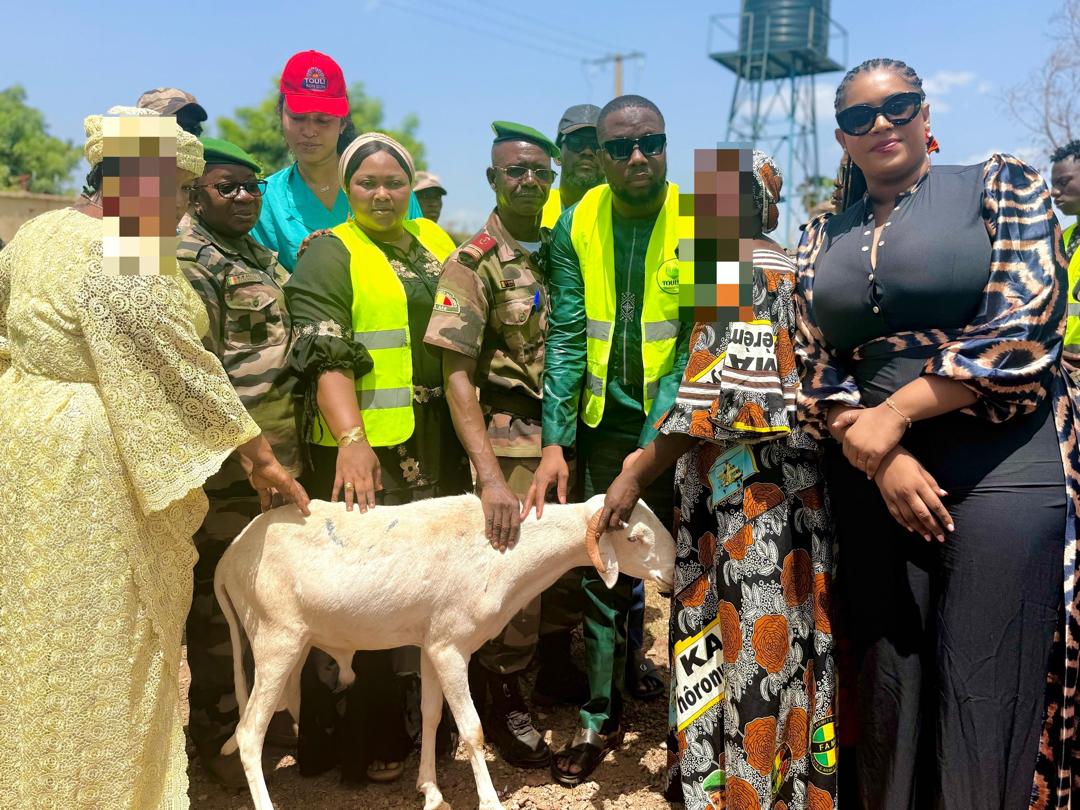 Tabaski Tour 2025 : Toulys Group au chevet des veuves, orphelins et blessés de guerre au Camp Soundiata de Kati. 