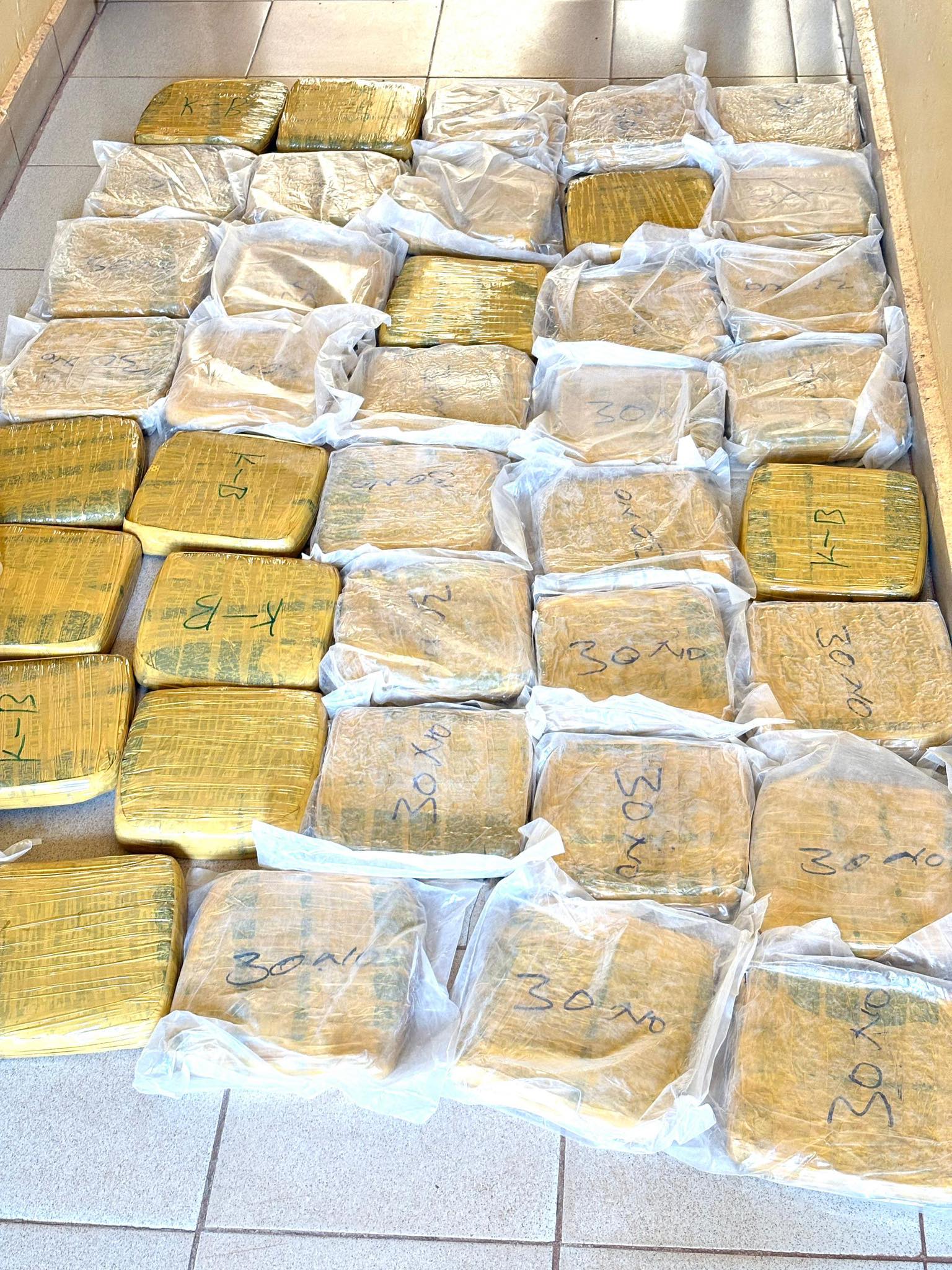 Ségou : Les douanes mettent la main sur 42 briques de cannabis lors d'une saisie importante