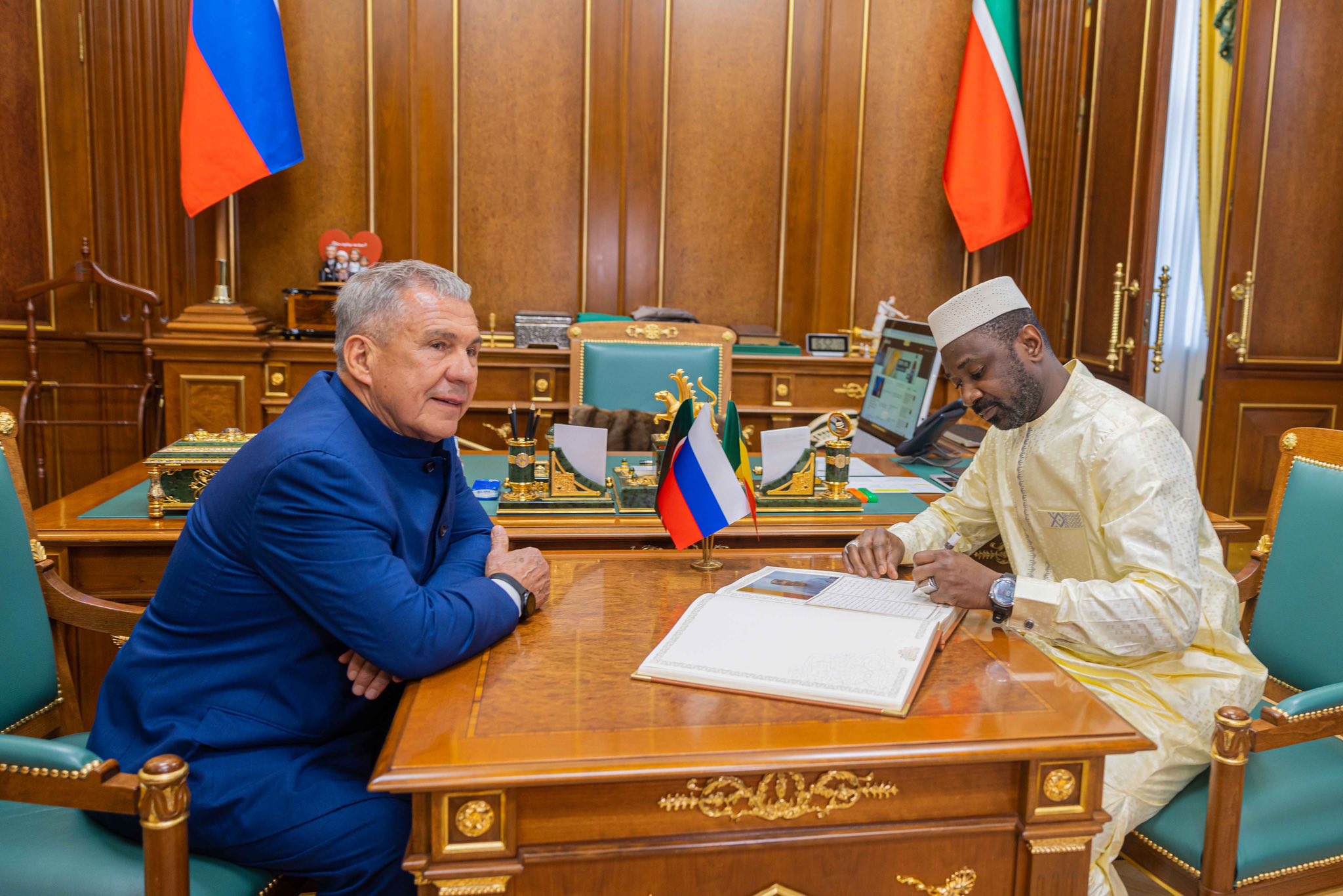 Coopération Mali-Tatarstan : Le Président Goïta et Roustam Minnikhanov explorent de nouvelles opportunités
