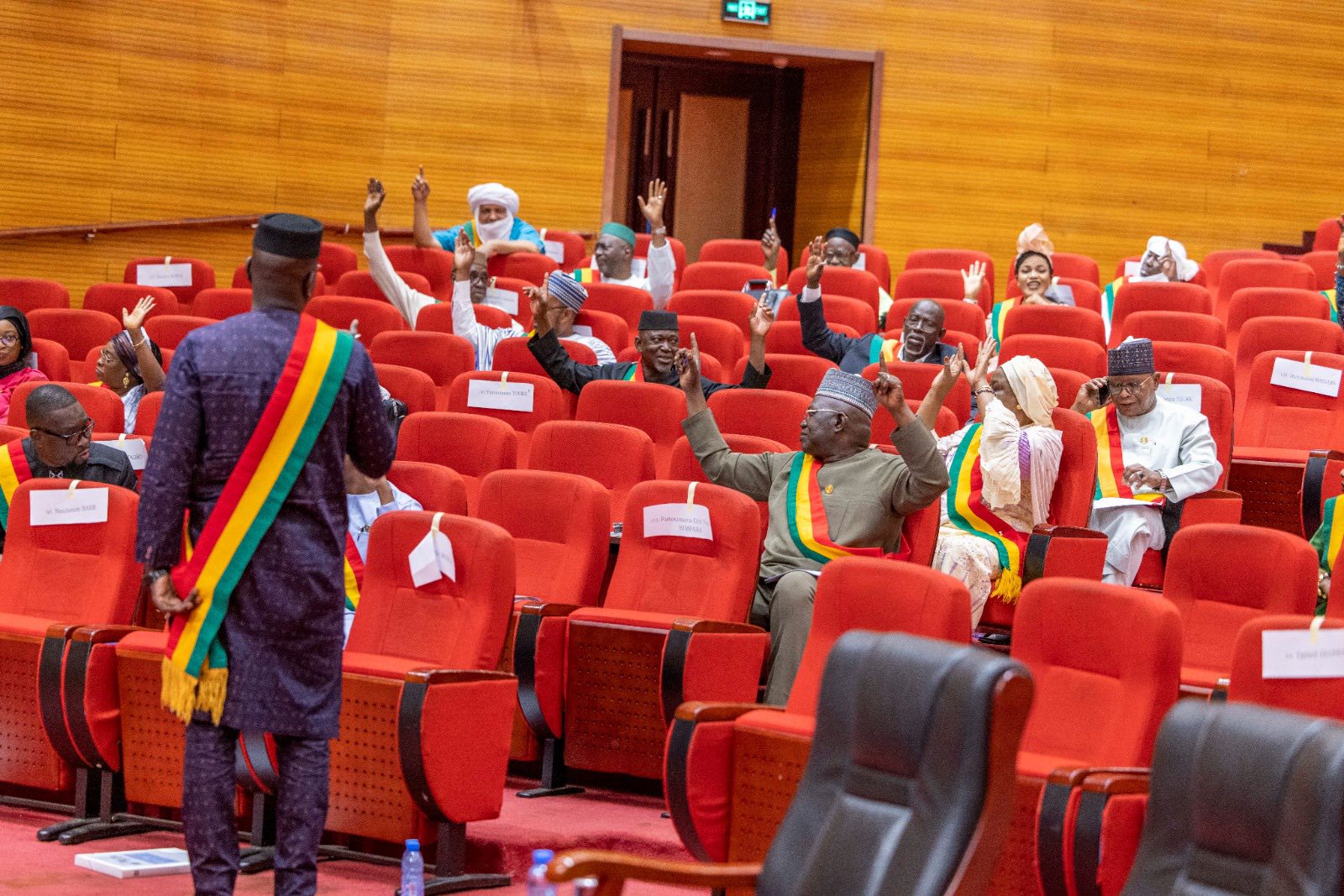 Le CNT approuve deux projets de loi majeurs pour l'eau et l'énergie au Mali