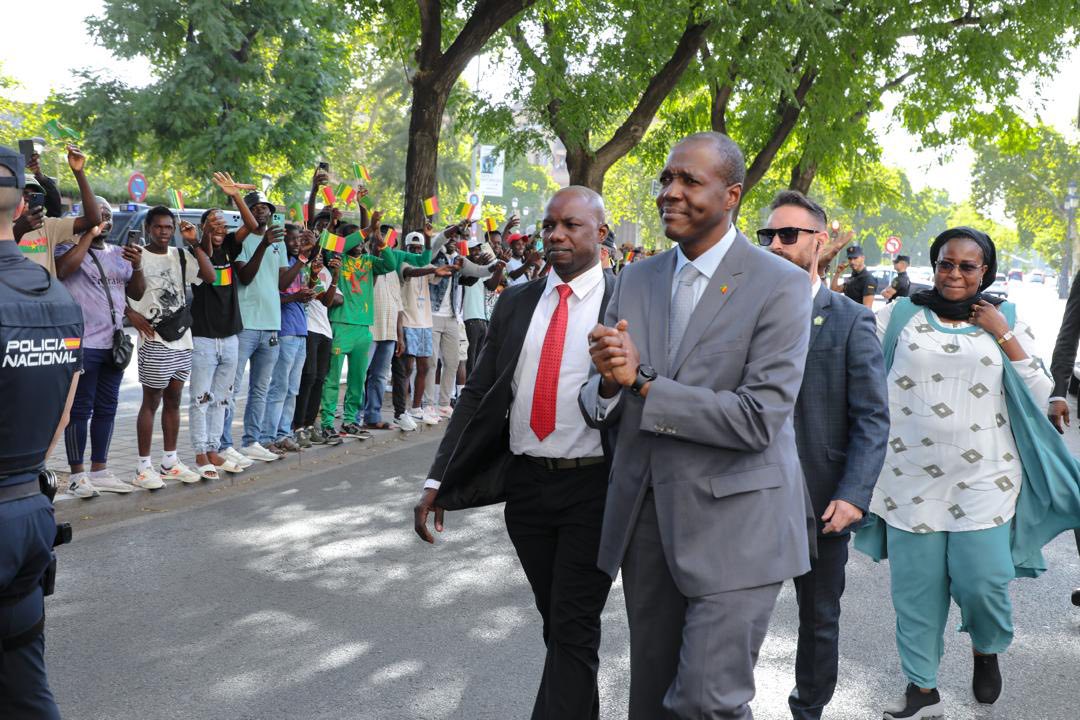 Arrivée du Premier Ministre Abdoulaye Maïga à Séville pour une rencontre sur le financement du développement