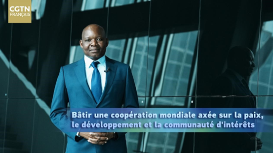 Bâtir une coopération mondiale axée sur la paix, le développement et la communauté d'intérêts