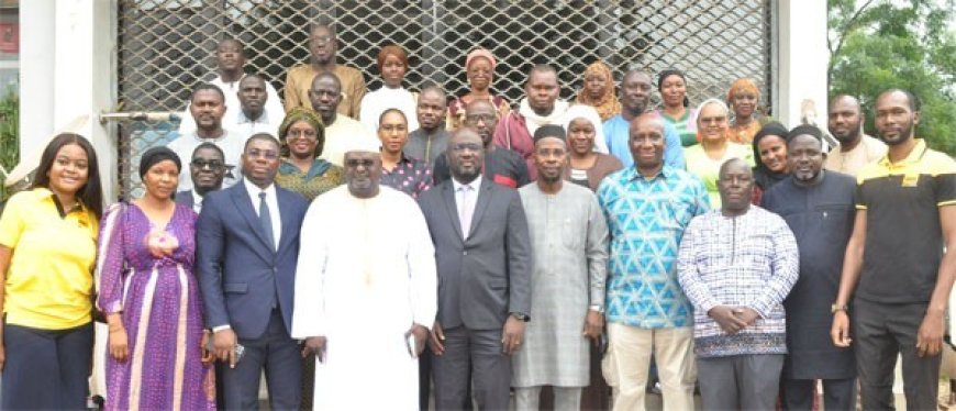 Formation des medias : L'information économique, un enjeu stratégique