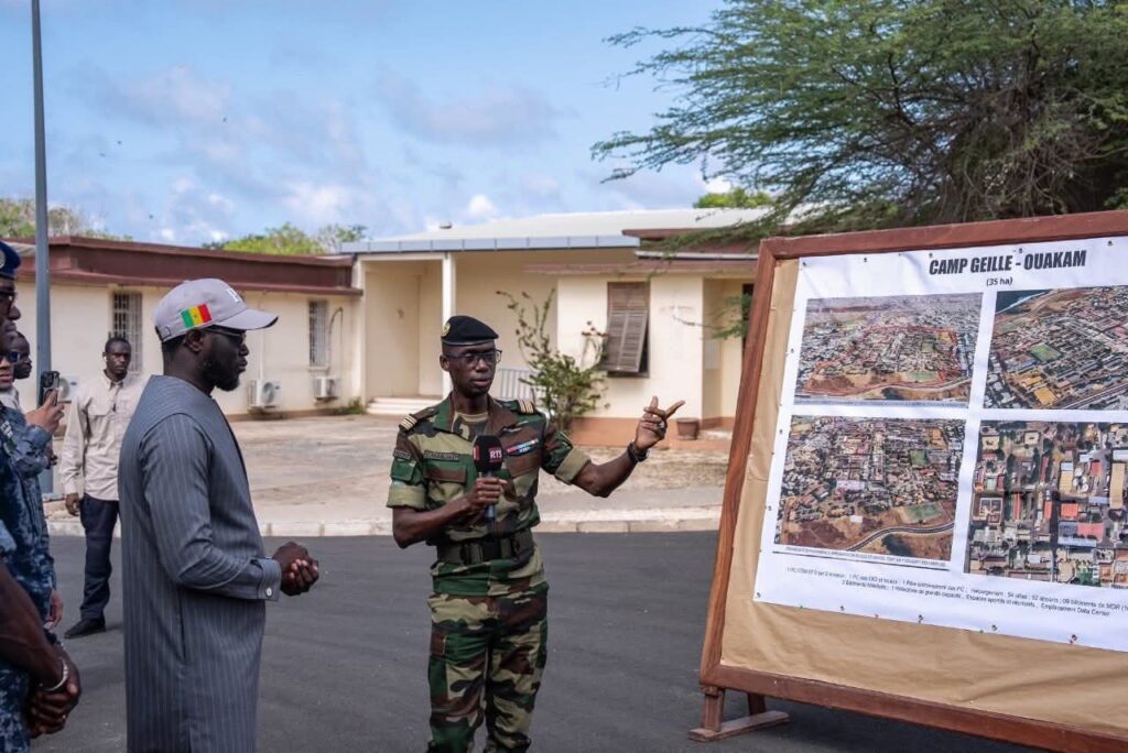 Le président sénégalais se rend en visite aux sites militaires rétrocédés par la France