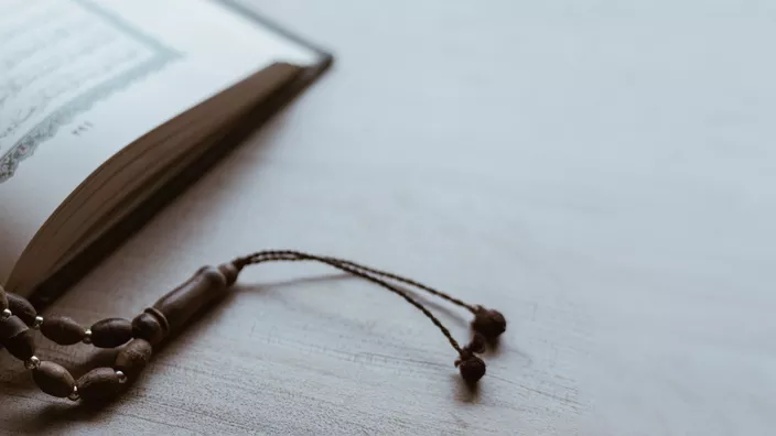 France: un homme de 27 ans condamné à un an de prison ferme pour avoir brûlé un Coran