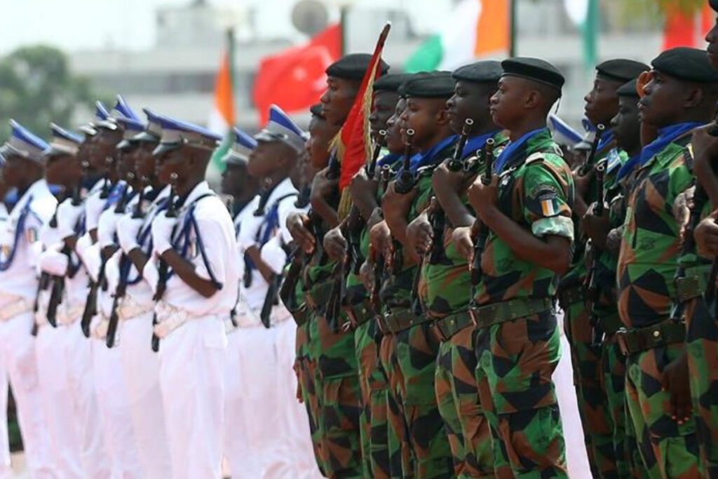 Côte d’Ivoire : l’armée de la France, des États-Unis et du Maroc débarque à Abidjan