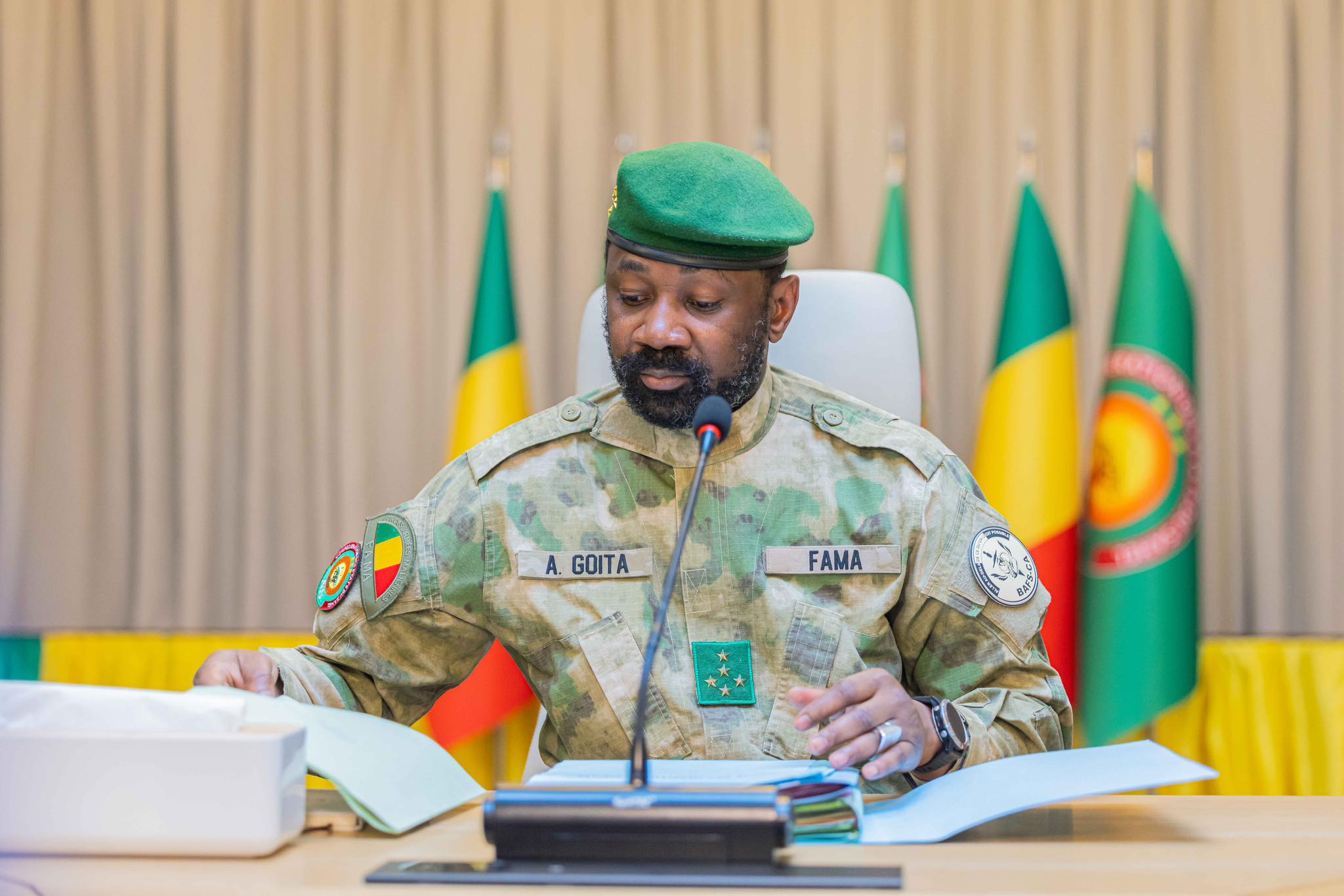 Mali: La loi sur les indemnités des membres du CNT promulguée par le Président Goïta