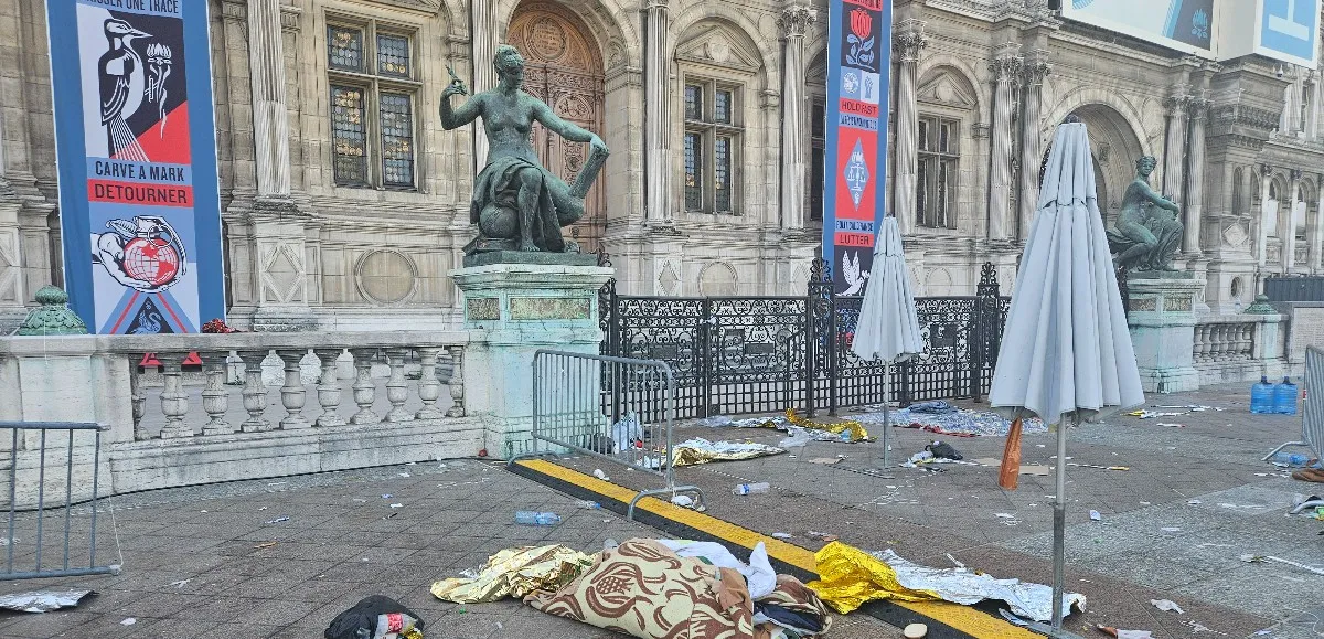 "Une belle opération pour cacher la misère” : des centaines de migrants évacués à Paris