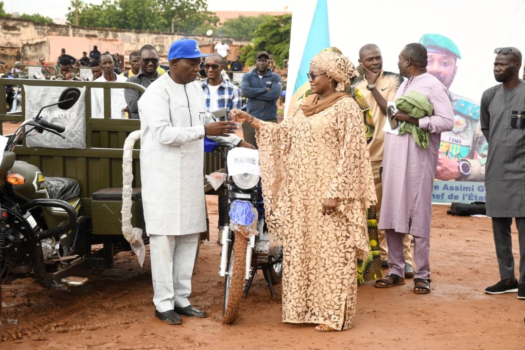 Assainissement à Bamako : La ministre Mme DOUMBIUA Mariam TANGARA récompense les quartiers les plus propres