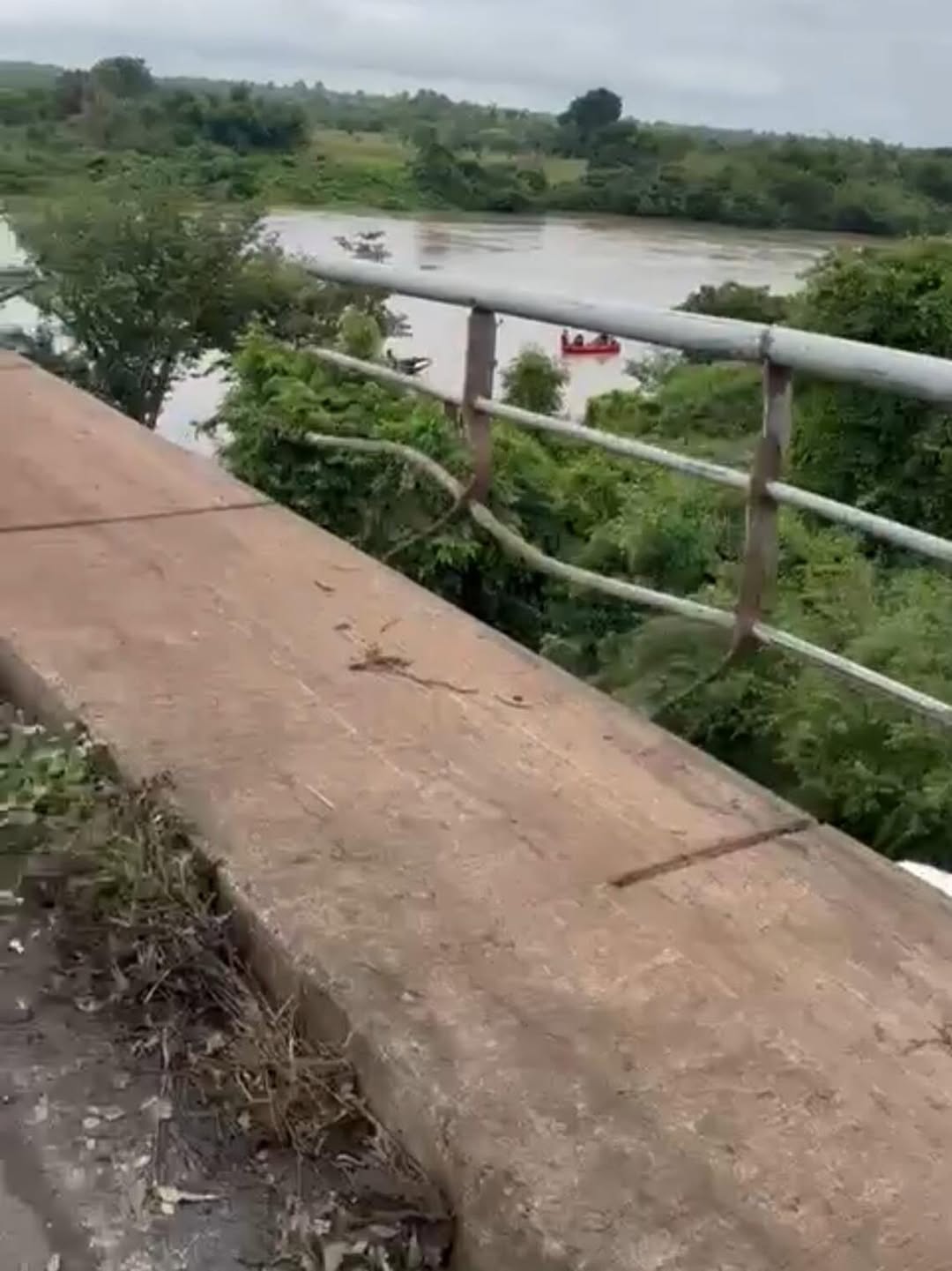 Tragédie routière au Bénin : Un bus de la compagnie de voyage international STM chute dans le fleuve Zou
