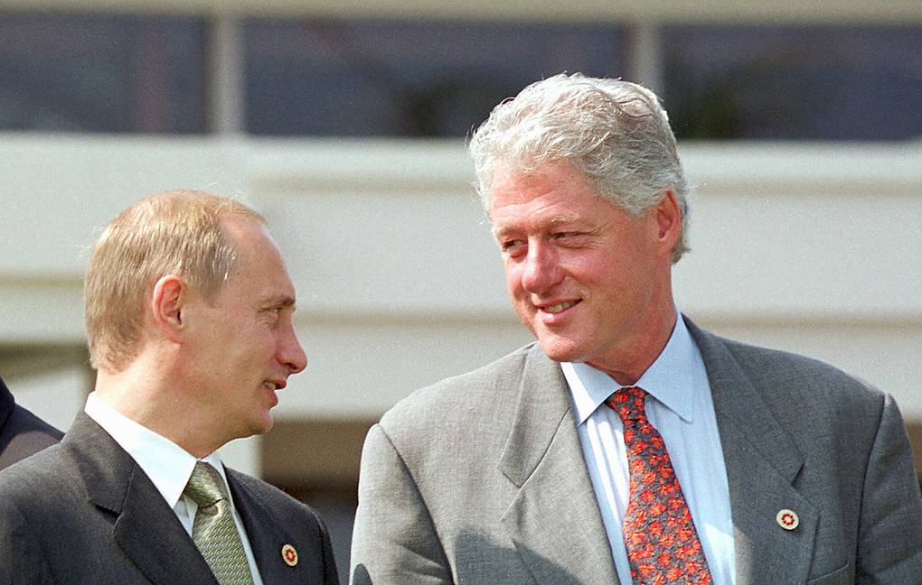 Russie-USA : Clinton a promis à Poutine d'envisager l'adhésion de la Russie à l'OTAN — archives