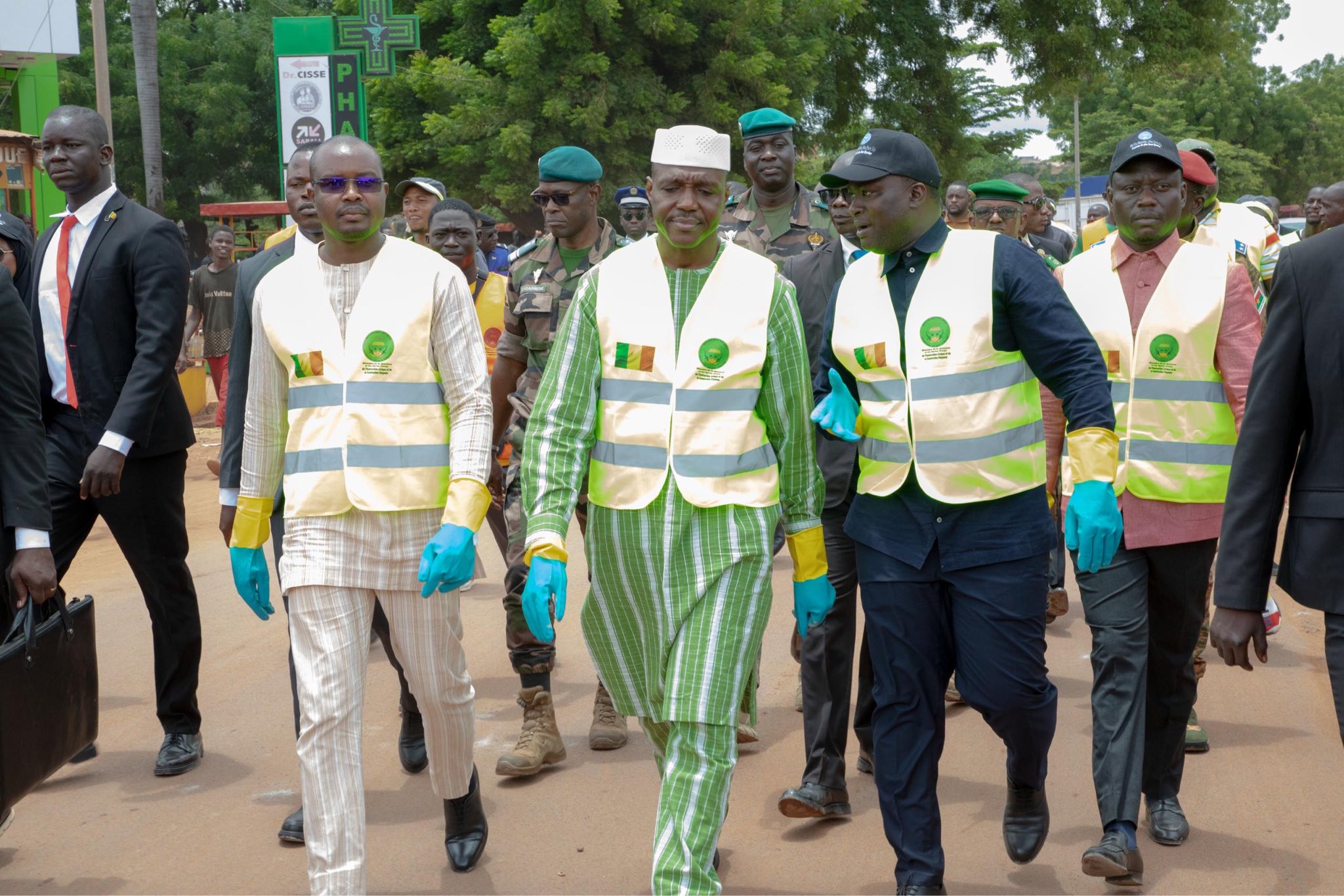 VISITE DES PREMIERS MINISTRES MALIEN ET BURKINABÈ AU PALAIS DES PIONNIERS 