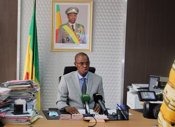 Suspension des salaires de plus de 36 000 agents publics non enrôlés au Mali : une économie de 48 milliards FCFA en jeu