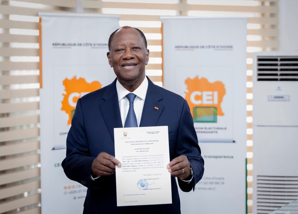 Côte d 'ivoire : Ouattara dépose sa candidature pour un 4e mandat présidentiel