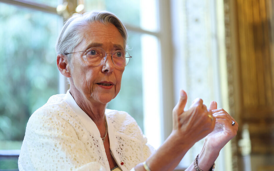 «Remettre son destin entre les mains du FMI et de la Banque mondiale» : quand Élisabeth Borne voit la France en pays pauvre