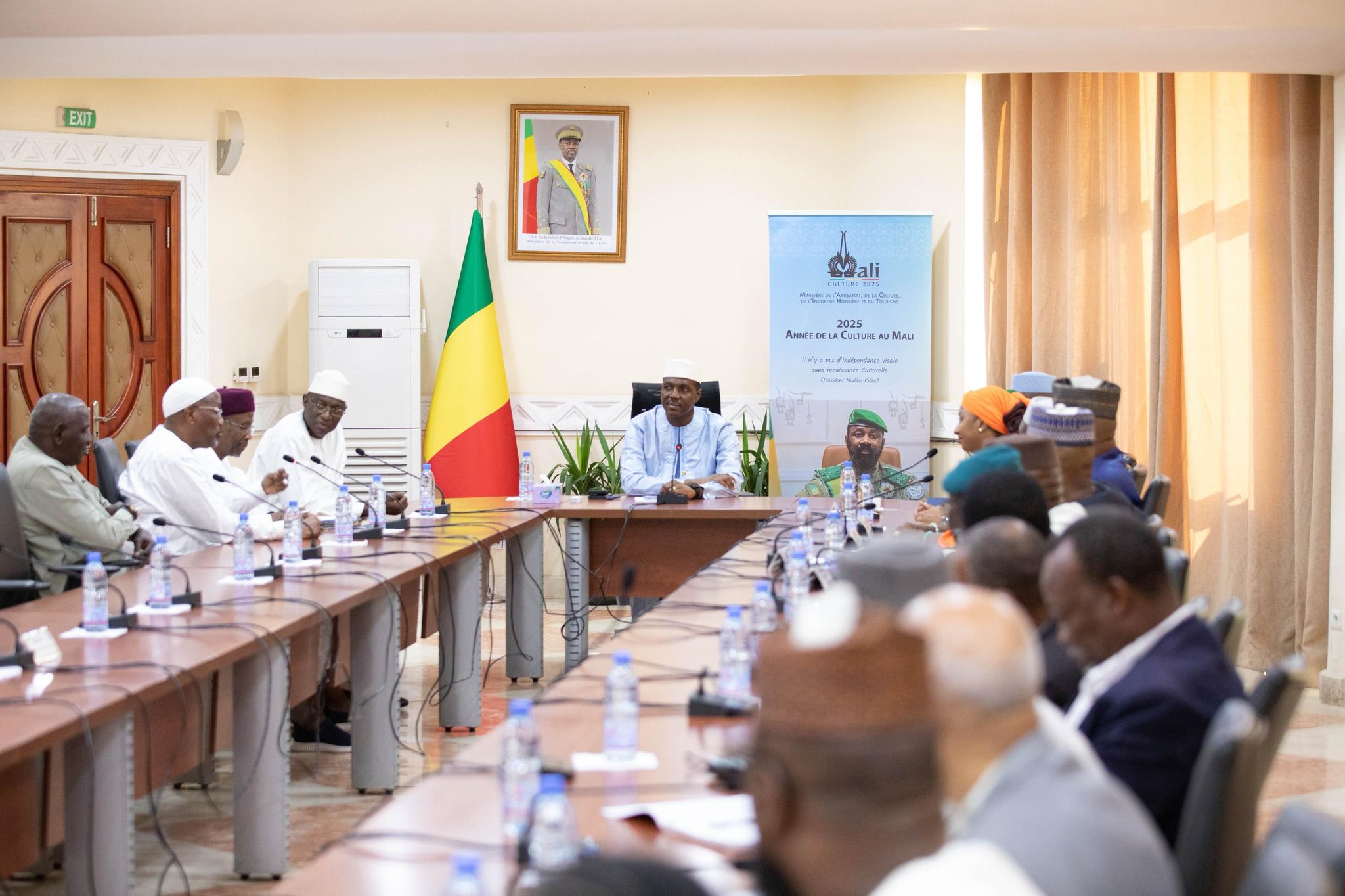 Crise du carburant : le Premier ministre rencontre les professionnels du pétrole