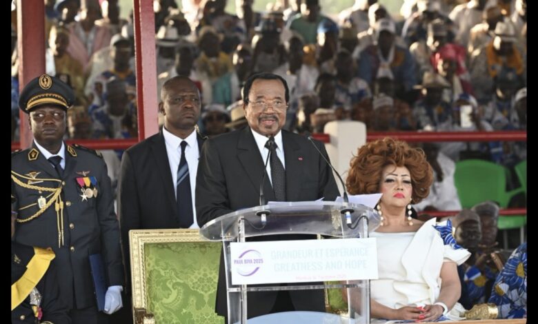 Cameroun: Le président Paul Biya fait une rare apparition publique pour lancer sa campagne électorale