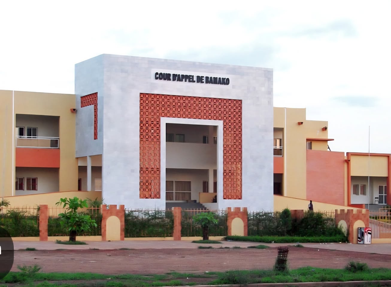 Pénurie de carburant : le parquet de Bamako menace de sévir contre les spéculateurs et les diffuseurs de « fausses nouvelles »