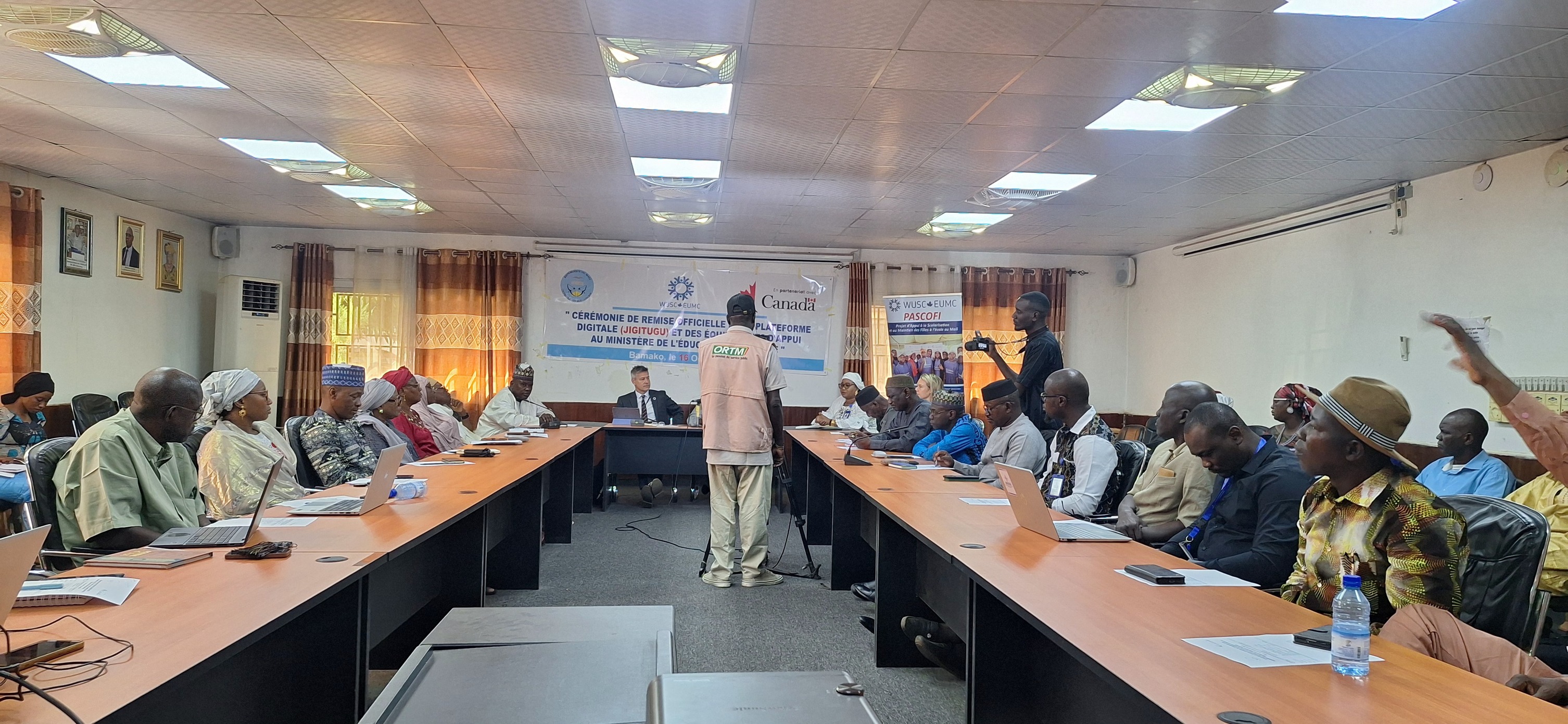 Éducation : Lancement de l'application JIGITUGU pour améliorer la scolarisation des filles au Mali