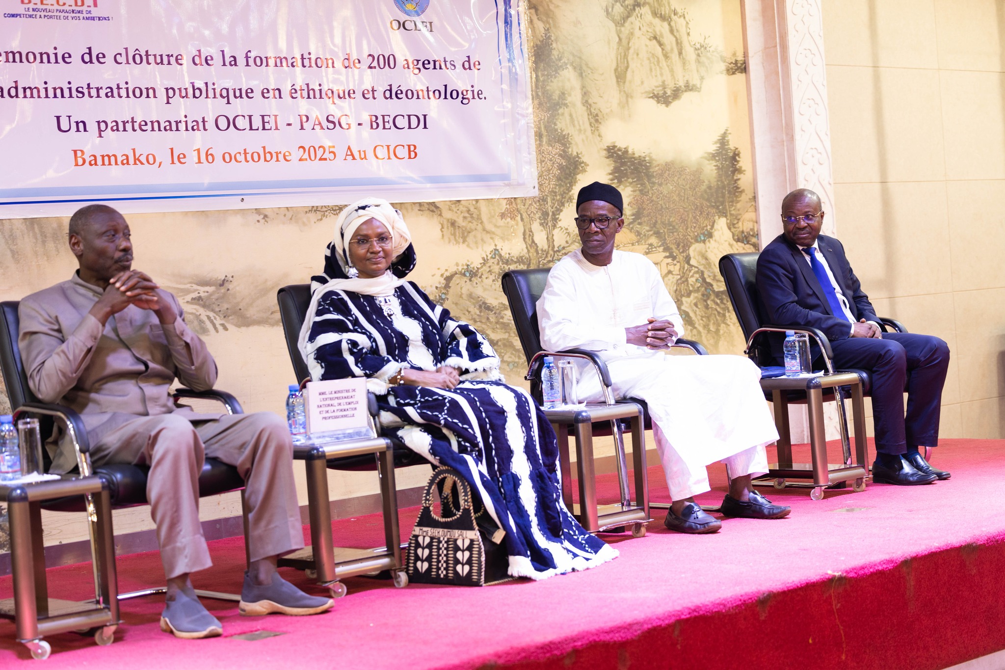 Administration publique : 200 agents formés par l’OCLEI pour devenir « référents déontologues »
