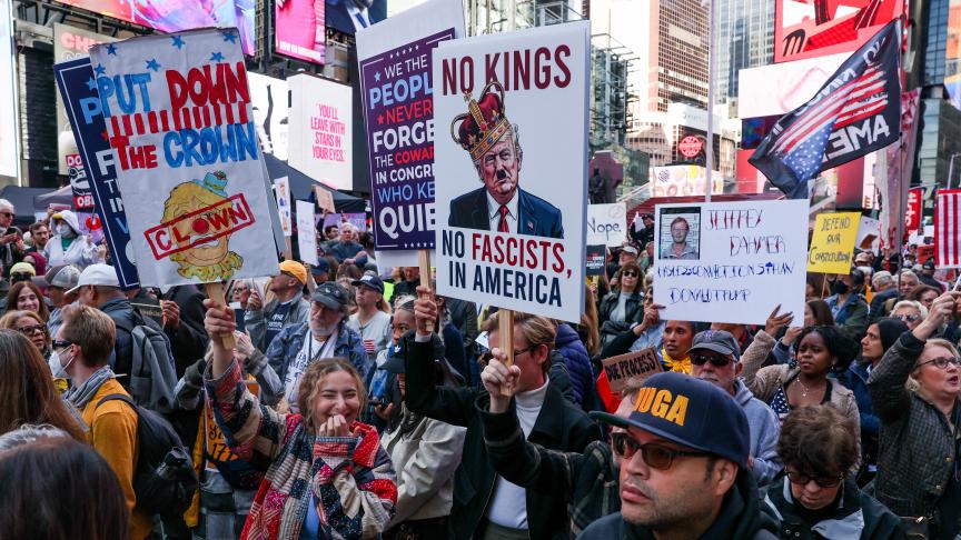 États-Unis : De New York à Washington, une partie de l’Amérique se soulève contre Donald Trump (photos)