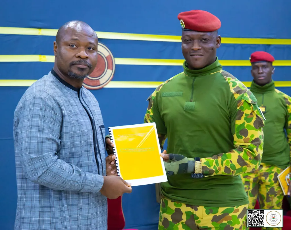 Burkina Faso : un "Manifeste pour un nouveau panafricanisme" remis au président Traoré en faveur de la souveraineté et du développement du continent