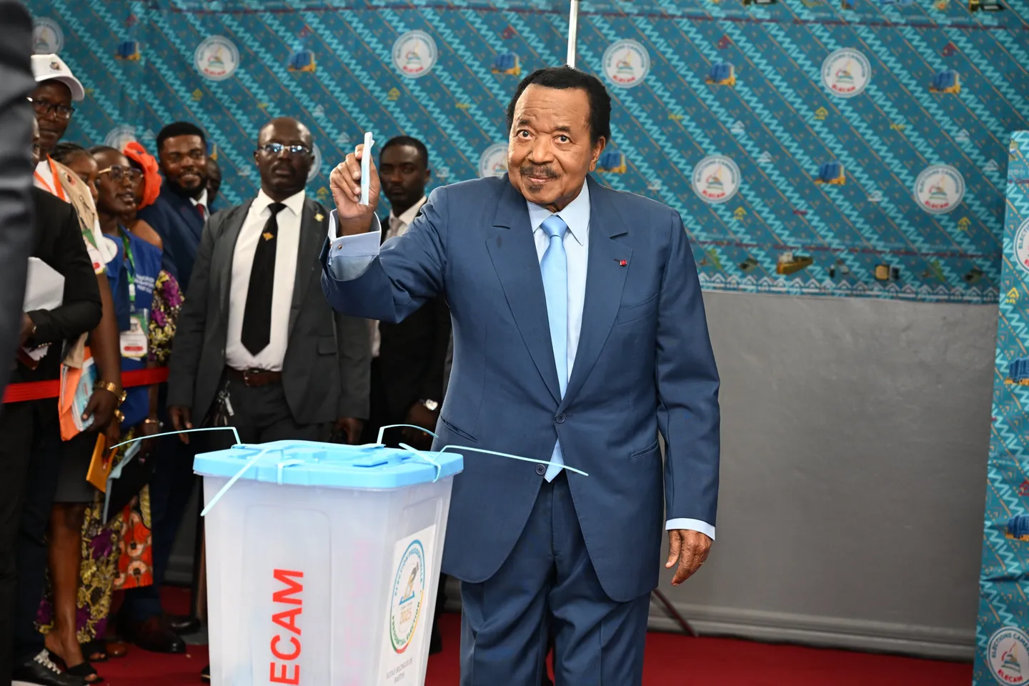 Cameroun : la commission de recensement des votes donne Biya vainqueur de la présidentielle
