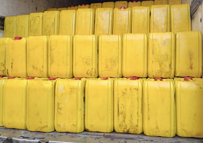 Fraude et Contrebande : La Douane malienne saisit 1 140 bidons d'huile végétale illégale à Bamako