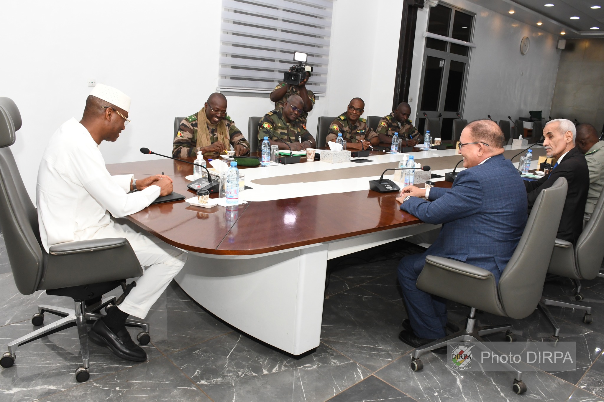 Coopération Mali-Mauritanie : Une délégation mauritanienne reçue en audience par le Général de Corps d’Armée Sadio CAMARA.