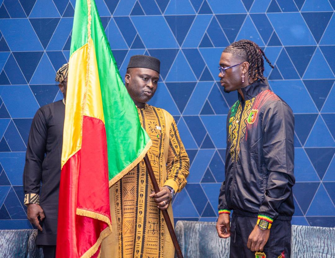 Remise officielle du drapeau national à l’équipe nationale, les Aigles du Mali.