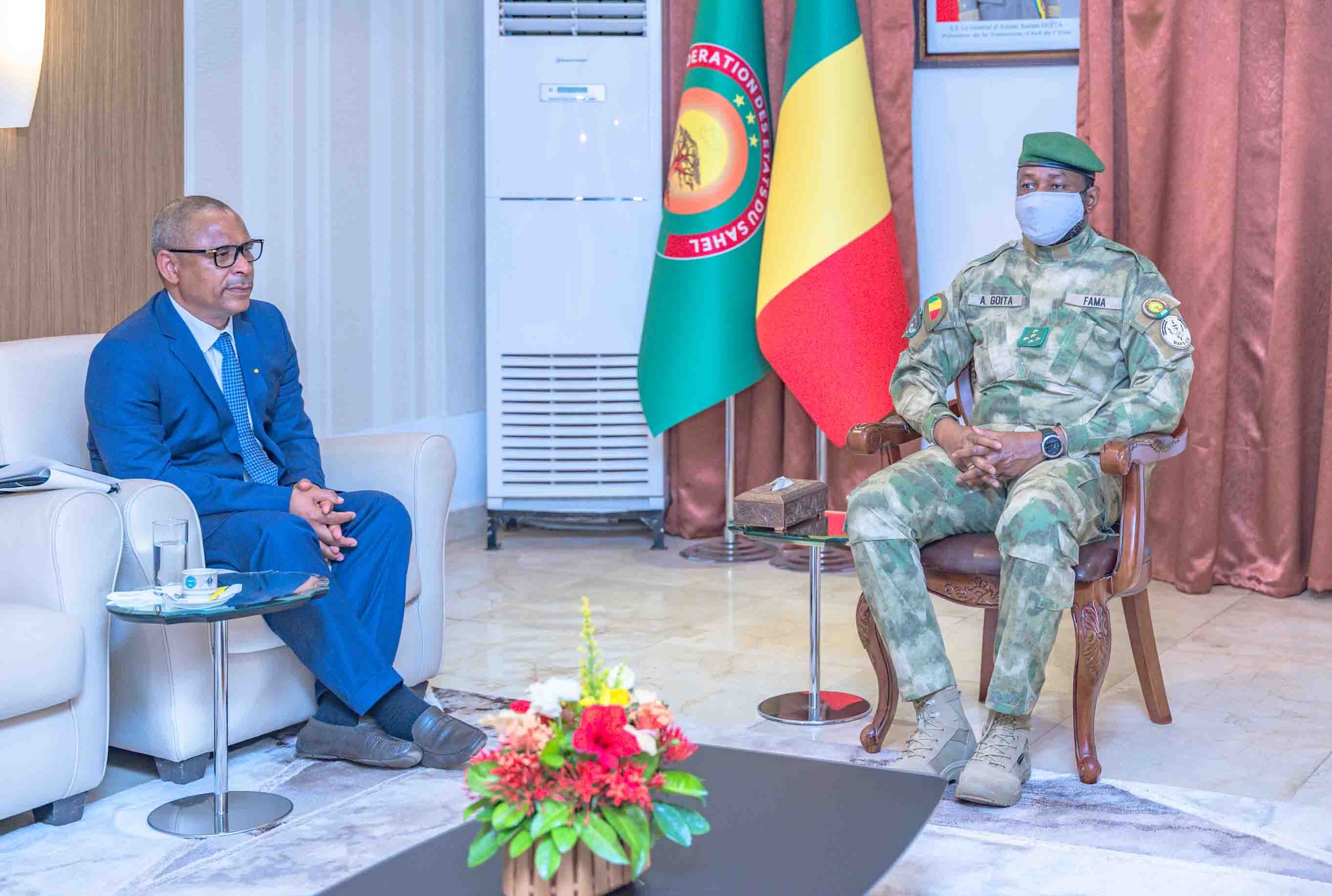 Diplomatie : Le Général d’Armée Assimi GOÏTA trace la feuille de route du nouvel Ambassadeur du Mali à Genève