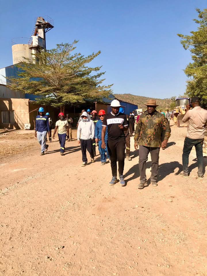 Bafoulabé : L’usine Stones de l’entrepreneur Ibrahima Diawara de nouveau prise pour cible