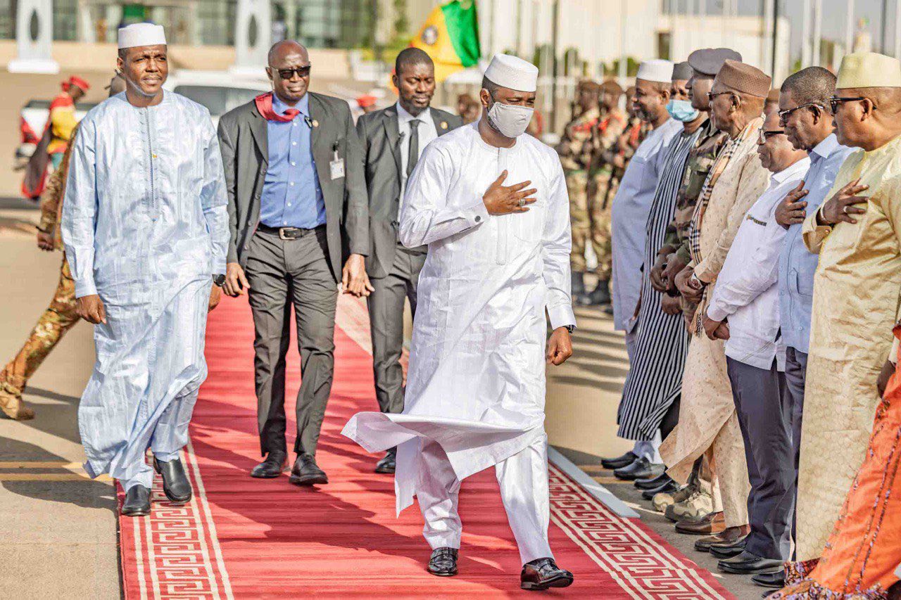 Diplomatie : Le Président Assimi GOÏTA à Conakry pour l’investiture de Mamadi DOUMBOUYA