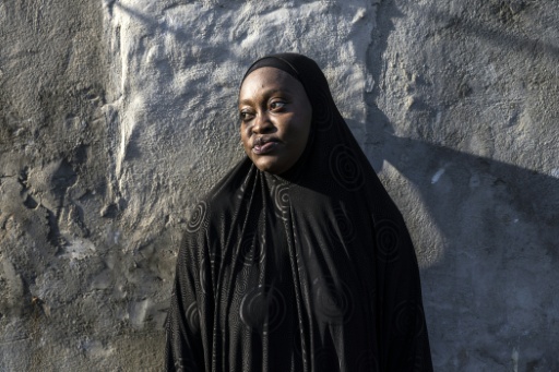 "Je les ai suppliés": une mère guinéenne expulsée du Bélarus sans son bébé