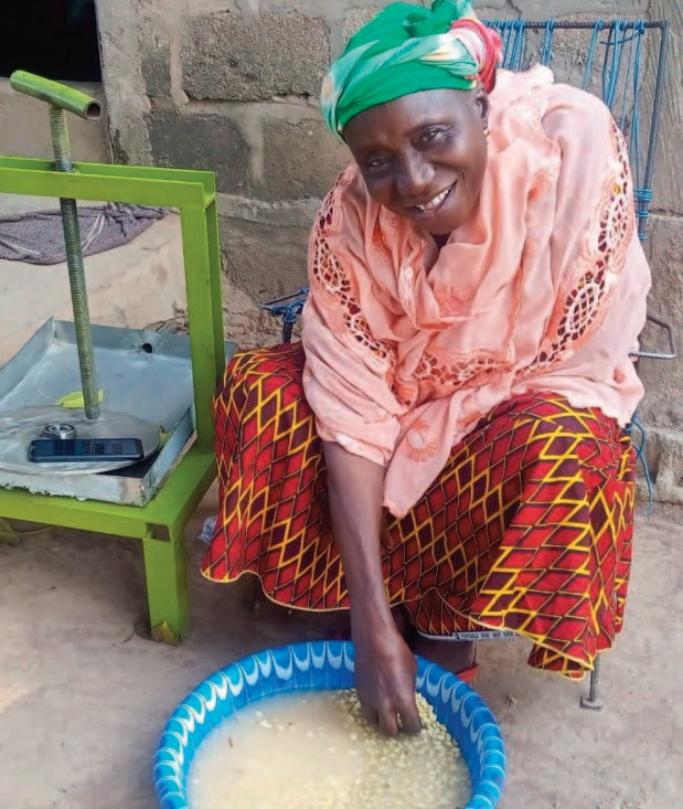 A bâton rompu avec “AMI DJOUKA” NÉE AMINATA SISSOKO: Une référence de l'entrepreneuriat féminin à Koumantou
