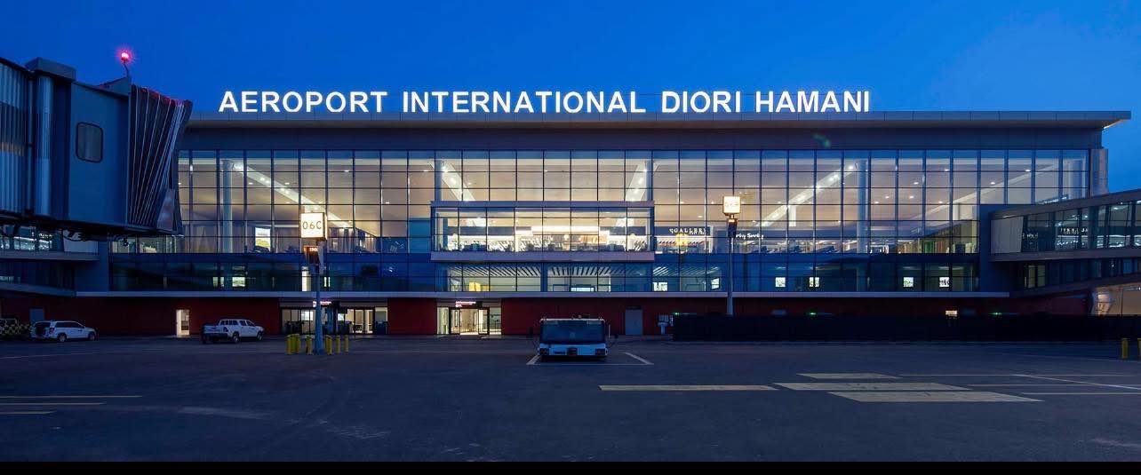 Niger : des coups de feu et des explosions entendus près de l'aéroport international de la capitale Niamey