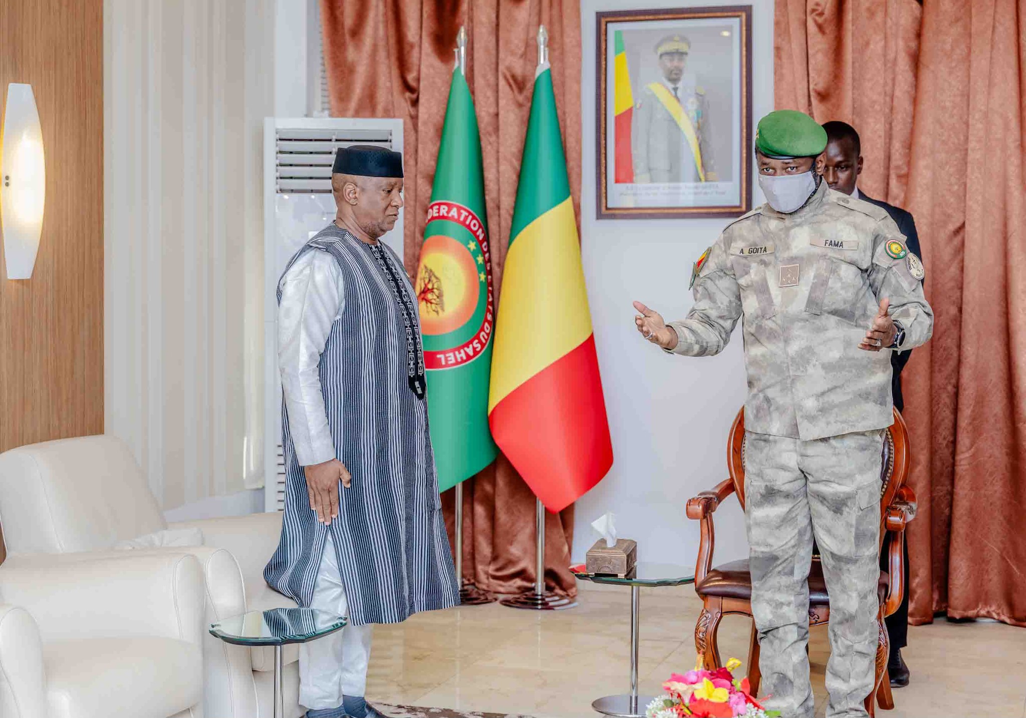 Le Chef de l'État donne ses instructions aux nouveaux ambassadeurs du Mali en Angola et au Rwanda