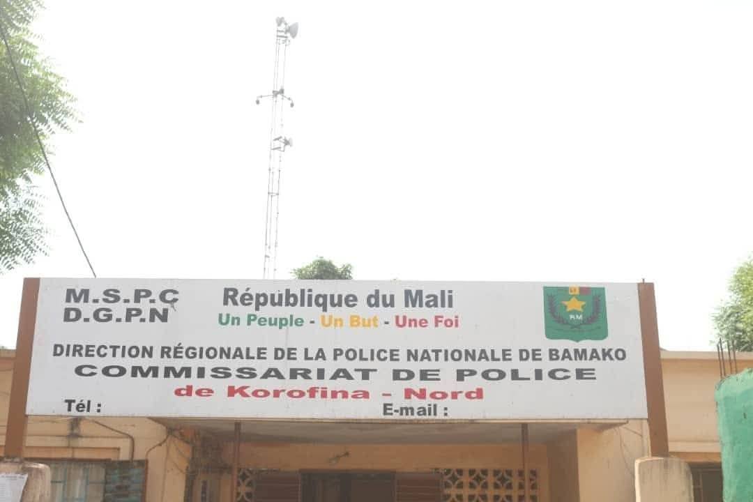  Braquage avorté à Bamako : la police de Korofina Nord interpelle deux hommes armés 