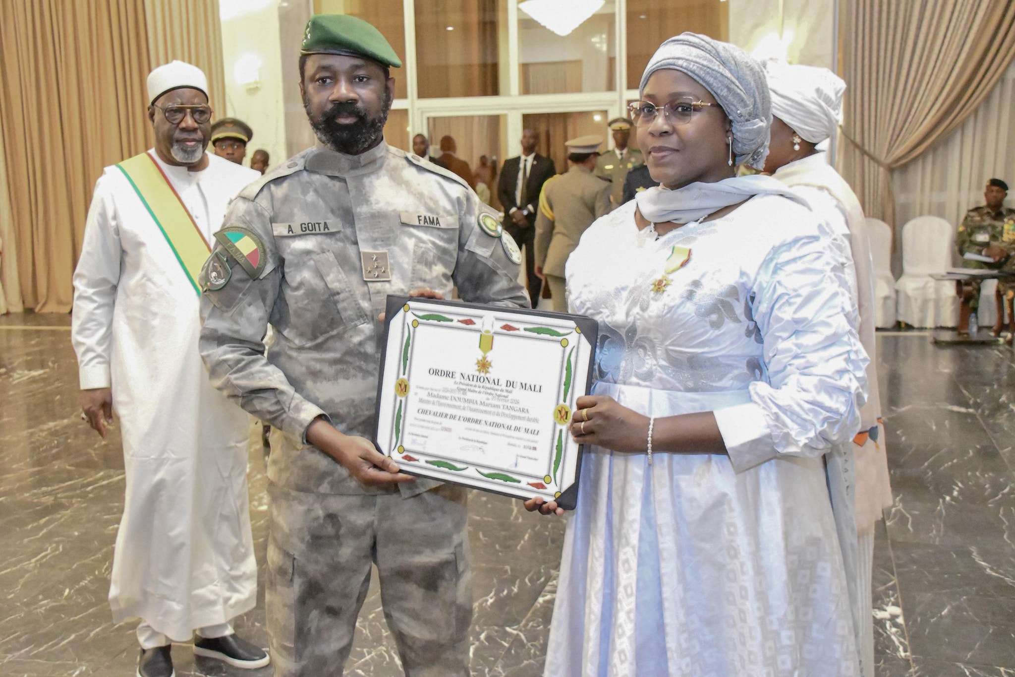 Reconnaissance du Mérite : Mme DOUMBIA Mariam TANGARA élevée au grade de Chevalier de l’Ordre National