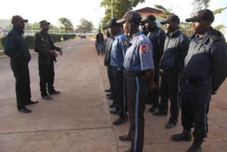 Permis biométrique de port d'arme au Mali: Les entreprises privées de gardiennage et de surveillance invitées  à s’y conformer 